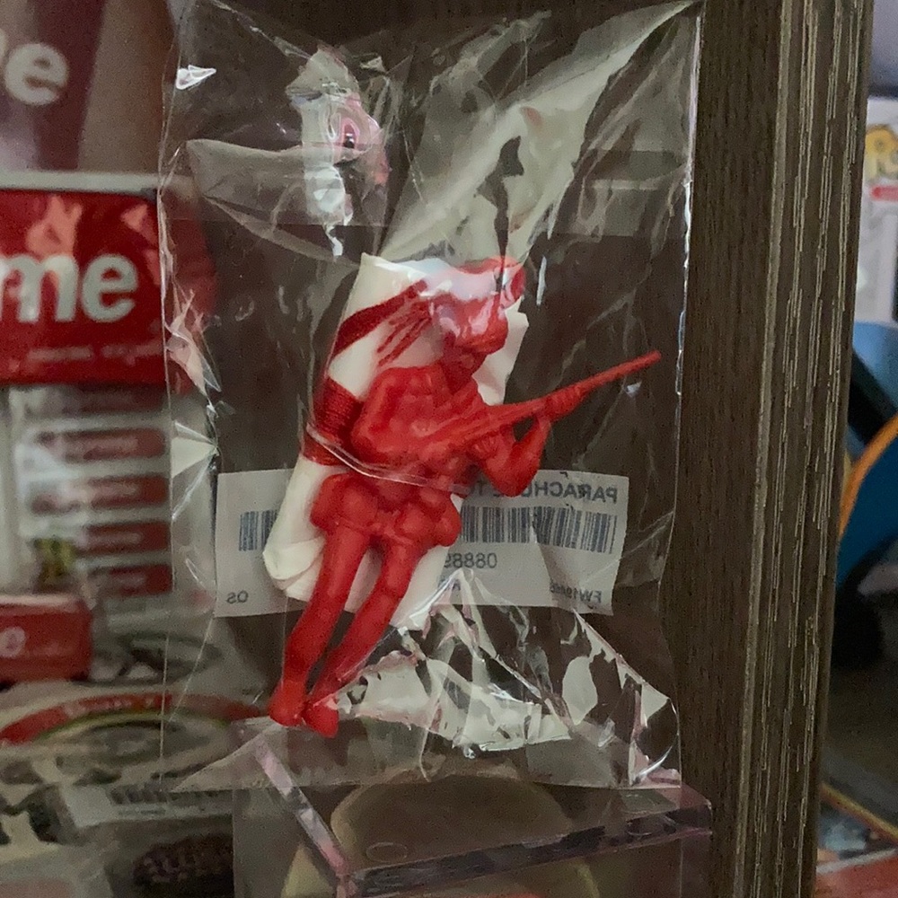 Supreme Parachute toy trooper Dead Stock!!